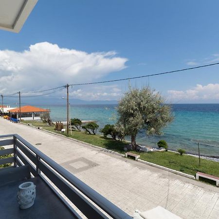 Golden Seaside 1 Apartment Nea Roda Exterior foto