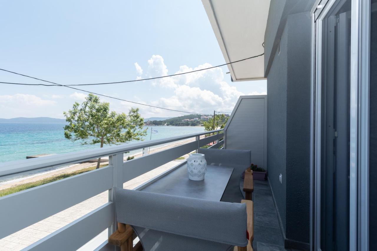 Golden Seaside 1 Apartment Nea Roda Exterior foto