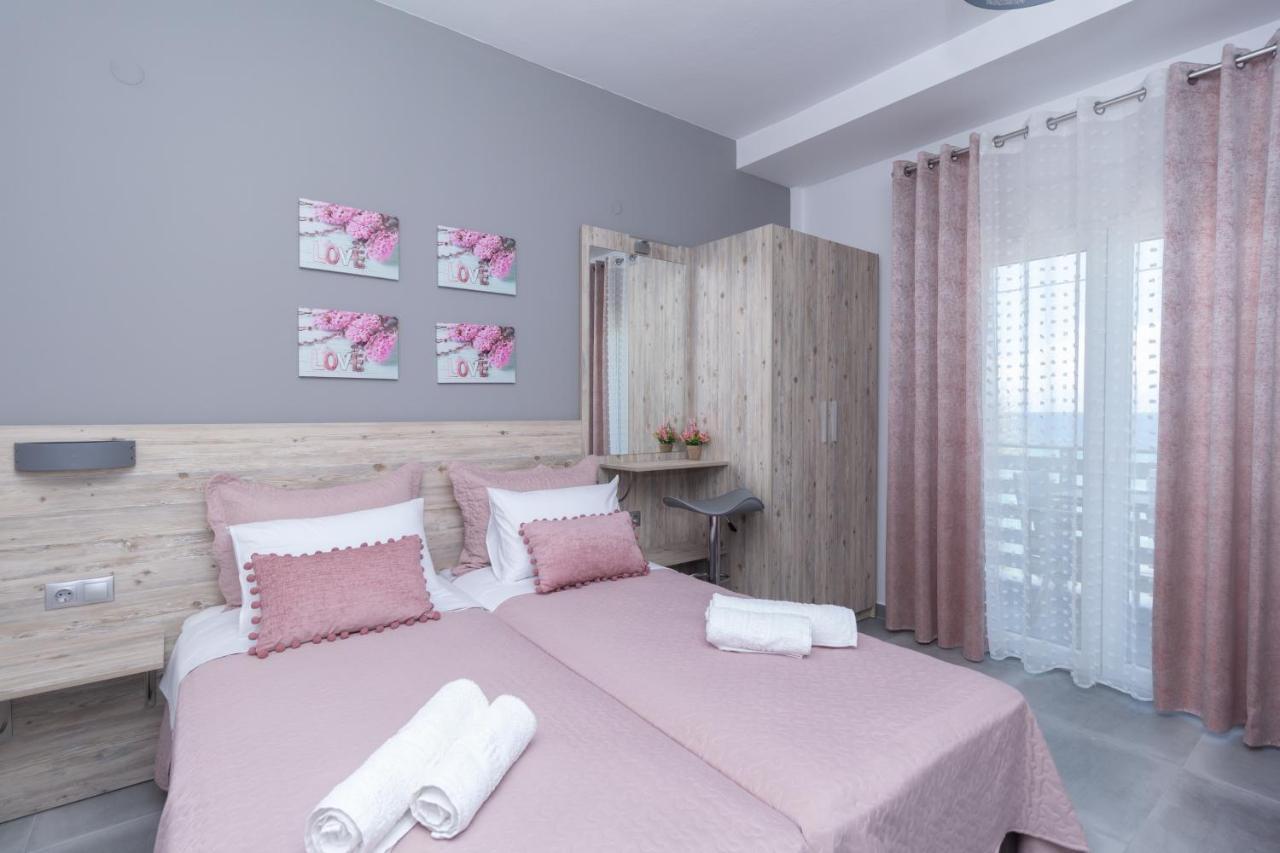 Golden Seaside 1 Apartment Nea Roda Exterior foto