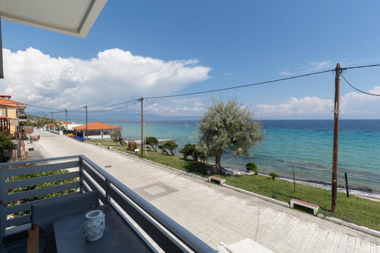 Golden Seaside 1 Apartment Nea Roda Exterior foto